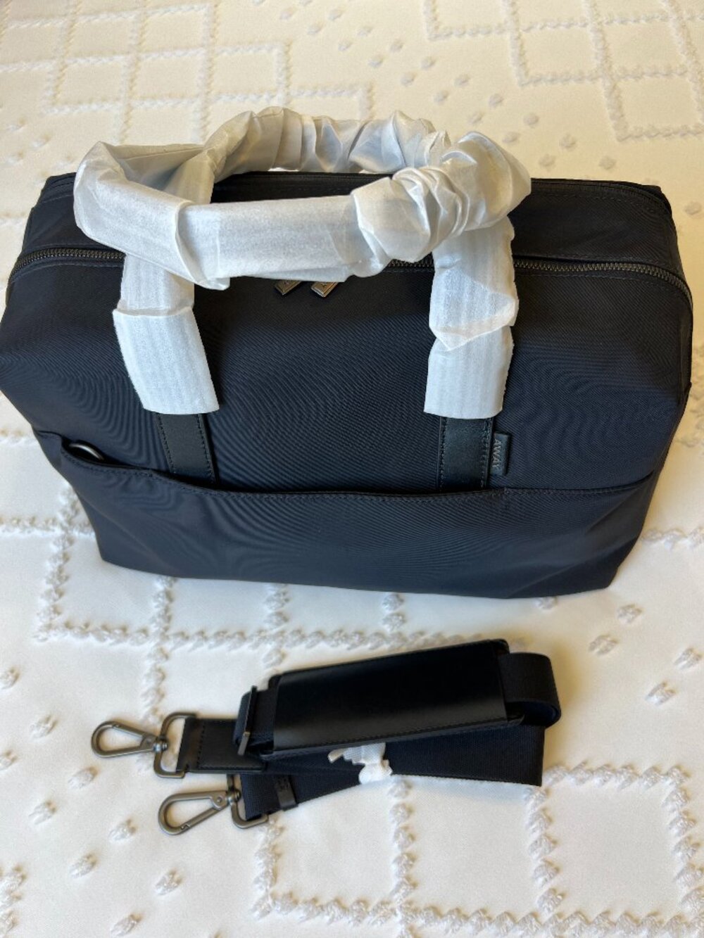 AWAY The Everywhere Bag Dark Navy NWOT Under Seat CarryOn Travel Nylon & Leather